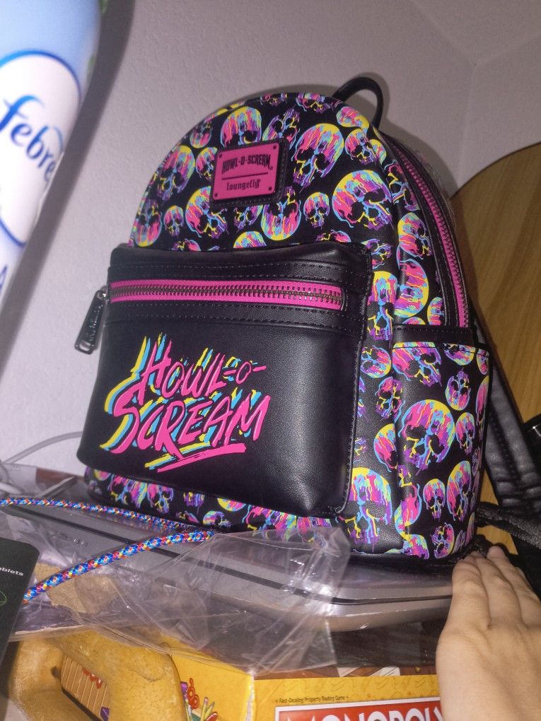 Halloscream backpack