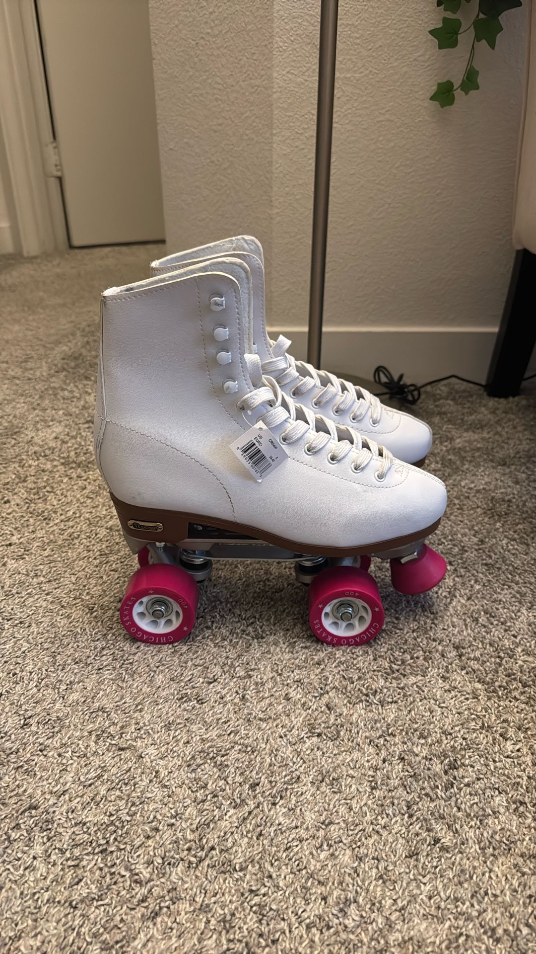 All White, Size 8 Women Roller Skates