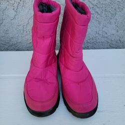 snow boots size 5/6 youths