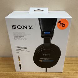 SONY MDR-7506 PROFESSIONAL LARGE DIAPHRAGM HEADPHONES.