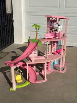 Barbie DreamHouse Multi-Level Dollhouse Playset