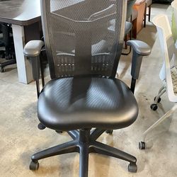 Mesh office chair