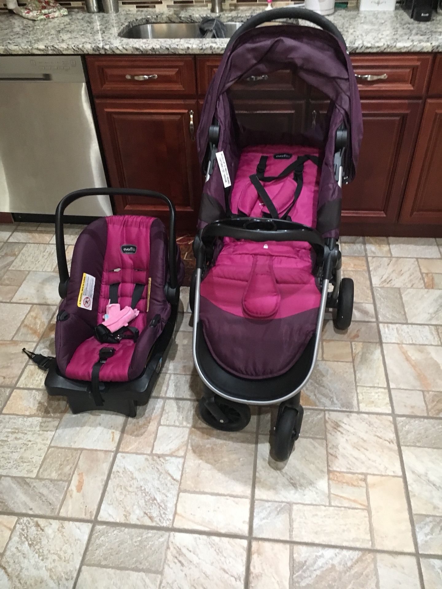 Stroller end seat car, good condition used only three months.