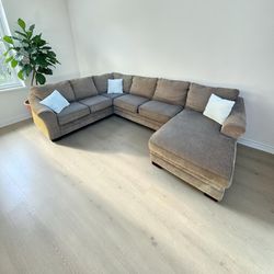 FREE DELIVERY! 🚚 Ashley Furniture Sectional