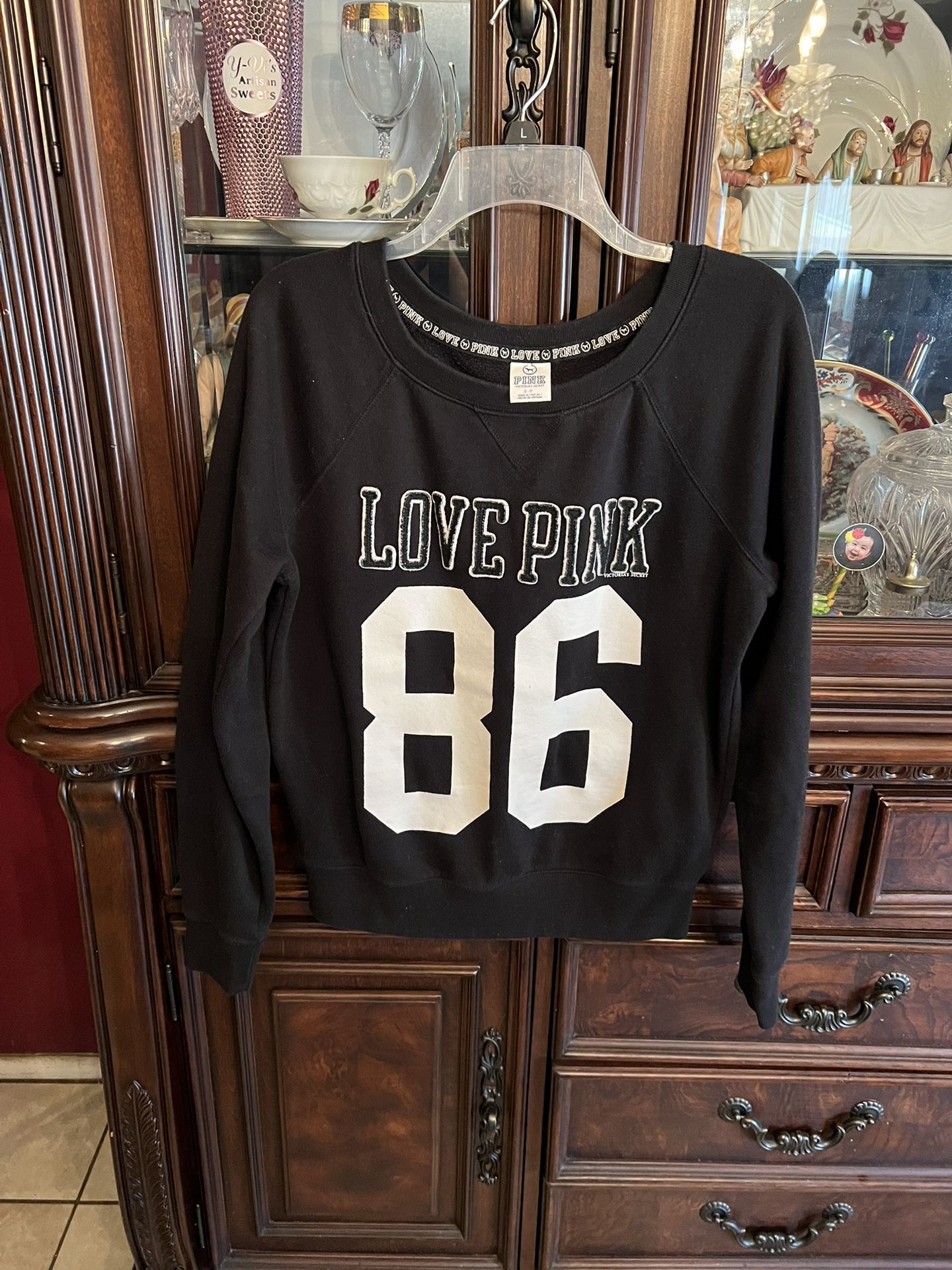 sweatshirt