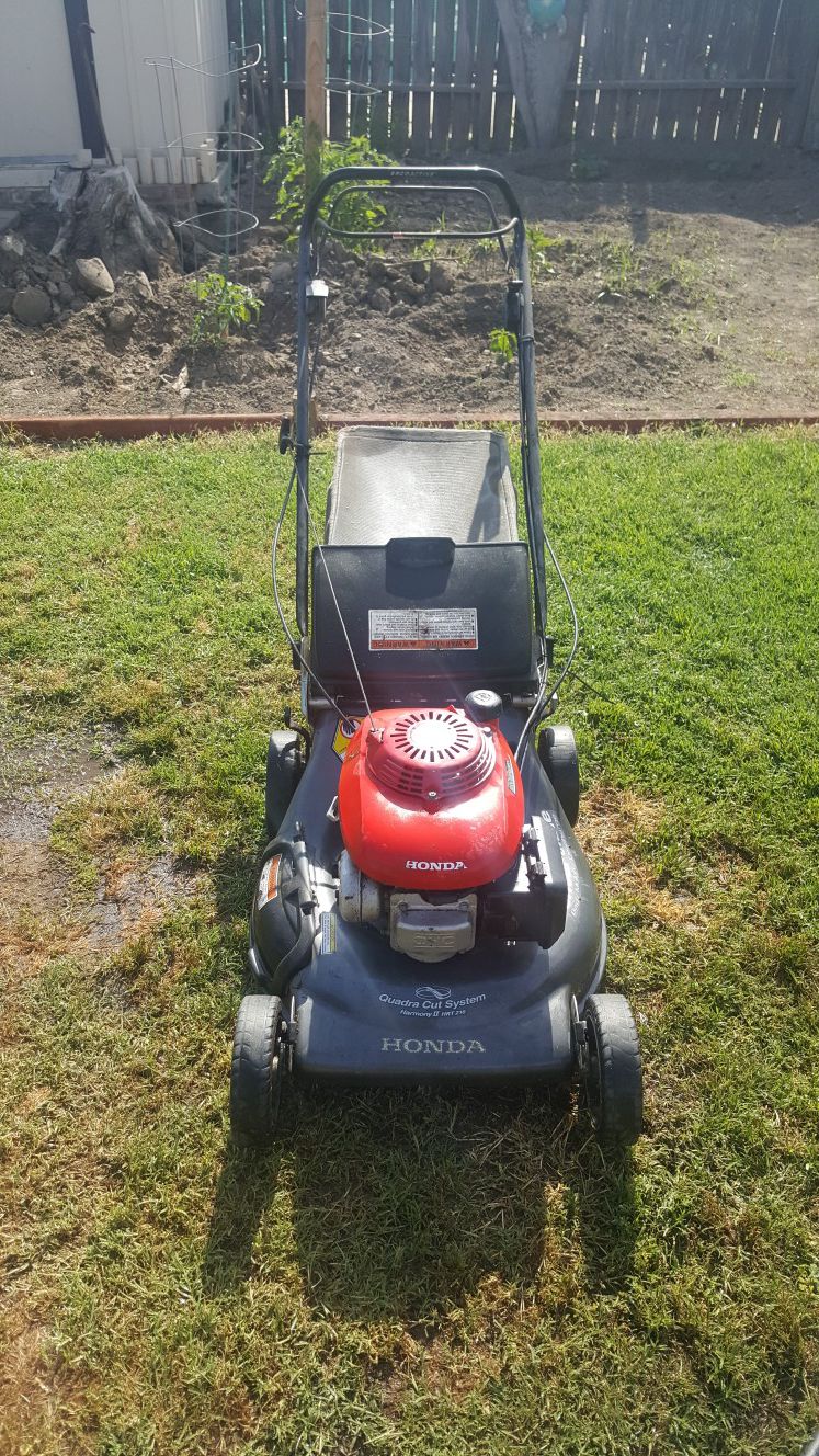 Honda quadra cut lawn mower