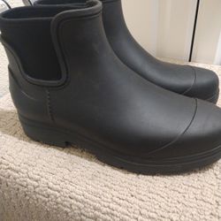 UGG Women's Droplet Rain boots Size 10