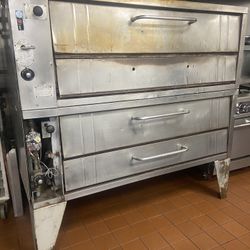 Bakers Pride Pizza Oven