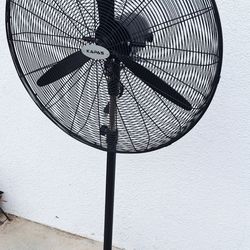 Industrial Pedestal Fan, 30" Diameter Commercial Oscillating Fan ，Adjust Height

Brand New in box 🎁 

Se habla español