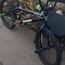Mongoose 20 Inch Bmx Bike
