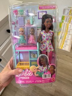 Barbie nurse Barbie