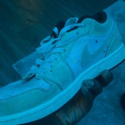 Jordan 1 low Brushstroke 