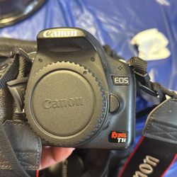 Canon Rebel T1i W/lens And Battery