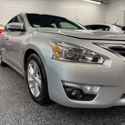 Nissan Altima 2013 .Sedan .Driven .175,000 Miles 