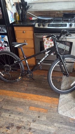 24” trek precaliber 7speed mtn bike $75 obo