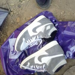 Jordan's 8  1/ 2 Size....… 8/10 Condition 