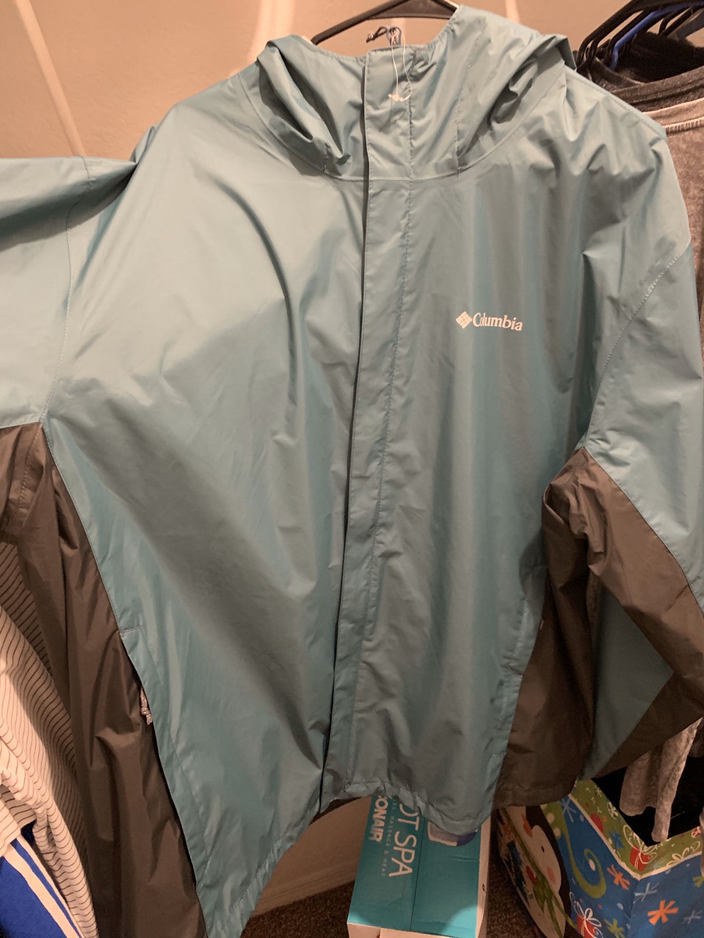 Columbia Sportswear Rain Jacket NEVER USED