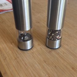Salt And Pepper Grinder