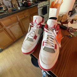 Jordan 4s “fire Red “ 2020