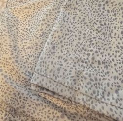 New Queen Sheet & Cover Sheet w/4 Pillow Cases
