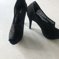 Black Shoes 