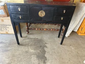 Unique vintage Chinese table