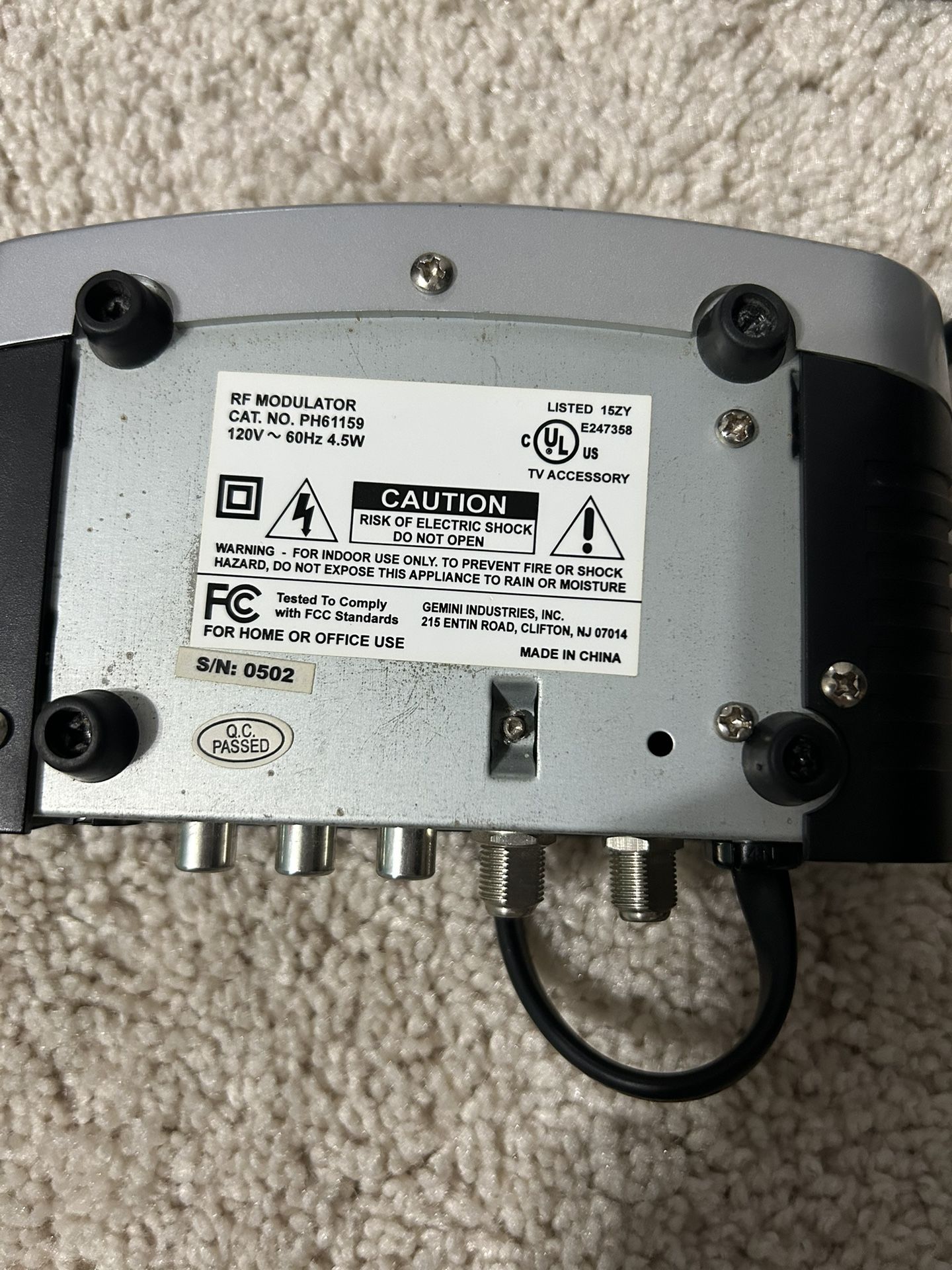 Philips RF Modulator PH61159 Audio Video Converter Cables Cords RCA to