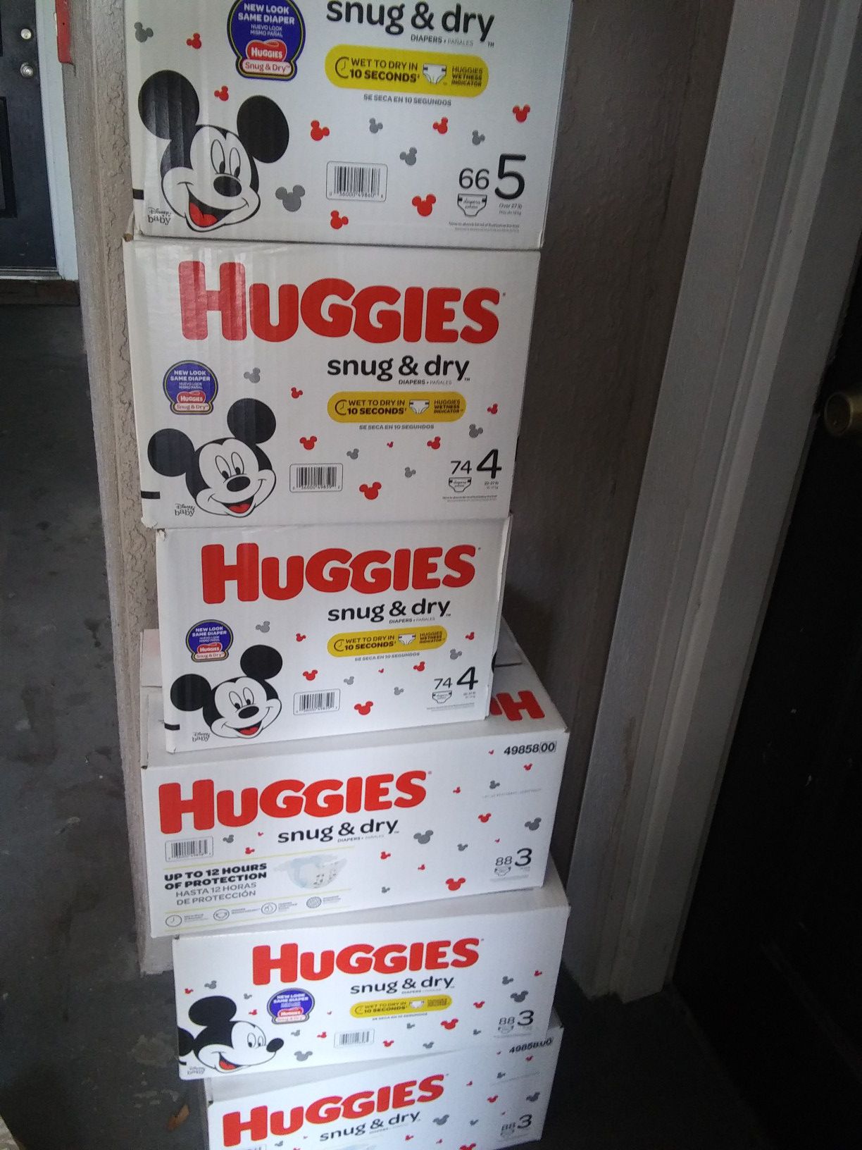 HUGGIES DIAPERS size 3,4,5 ONLY