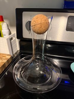 Glass Wine Decanter with Cork Stopper