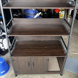 Litter Box Enclosure With Shelving 