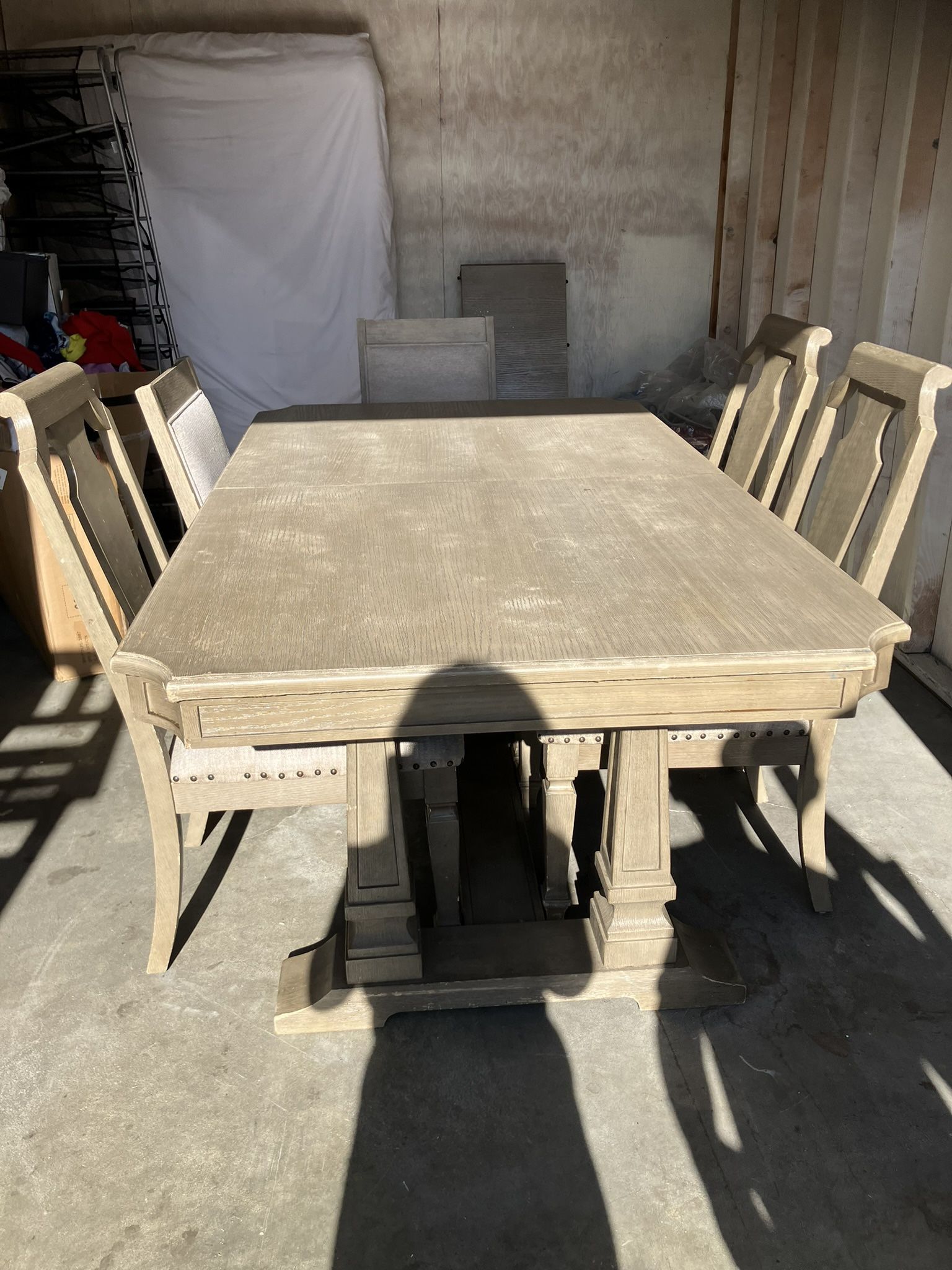 Broy Hill Table And Chairs