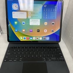 Wi-Fi iPad Pro 12.9 5th Generation 2TB & Apple Keyboard -Potranco Rd