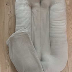 Snuggle Me Organic Baby With Extra Cover