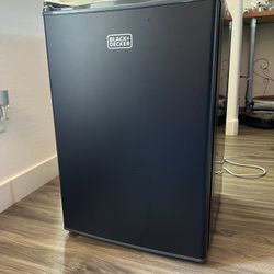 Black & Decker Mini Fridge