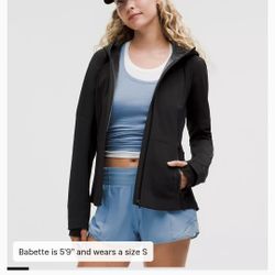 Lululemon Jacket (Cross Chill Performance)Like New