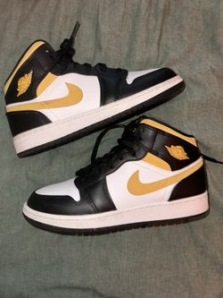 Jordan 1 mid University gold