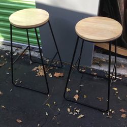 Round Bar Stools 