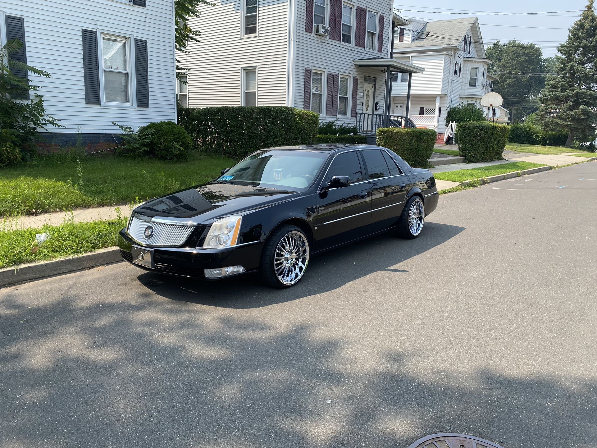 Cadillac DTS Aftermarket Chrome Grill