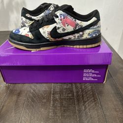 Nike Dunks. READ DESCRIPTION FOR SIZES