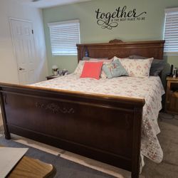 Vintage style King/Cal King 4 Piece Set