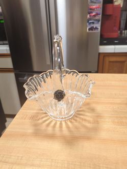 Glass basket with roses