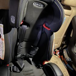 Graco Car Seat (Forward-Facing) – $15 (Pickup on 3/3 Only)
