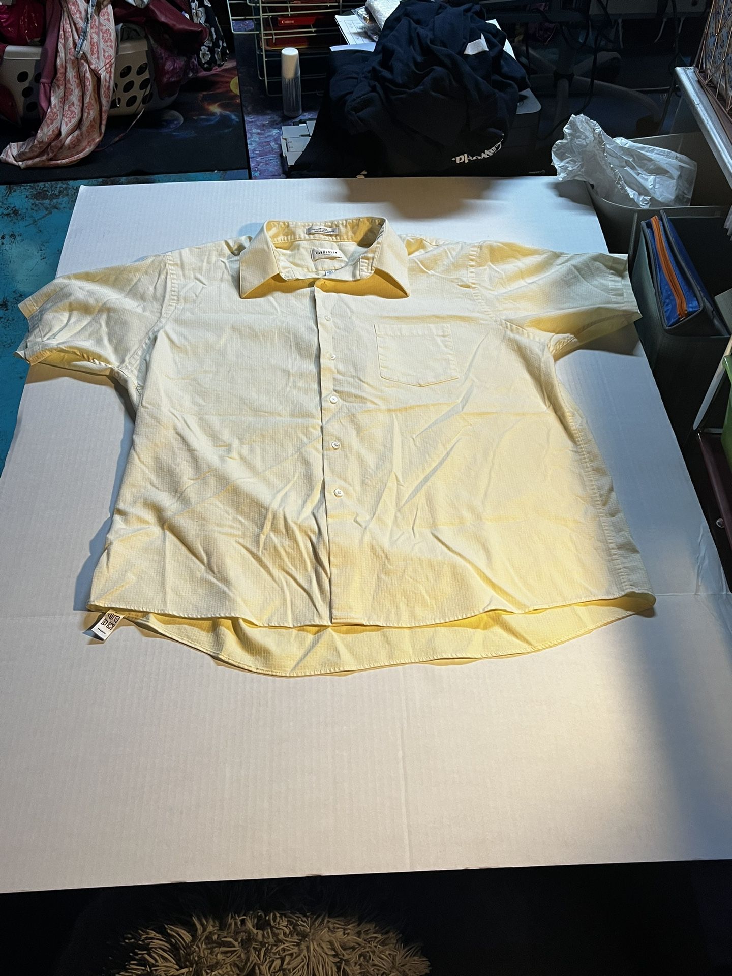 Van Heusen Mens Shirt 18 Sateen Button Wrinkle Free Short Sleeve Regular