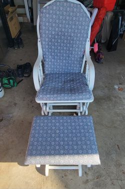 Rocking Chair w/ Rocking Foot Stool