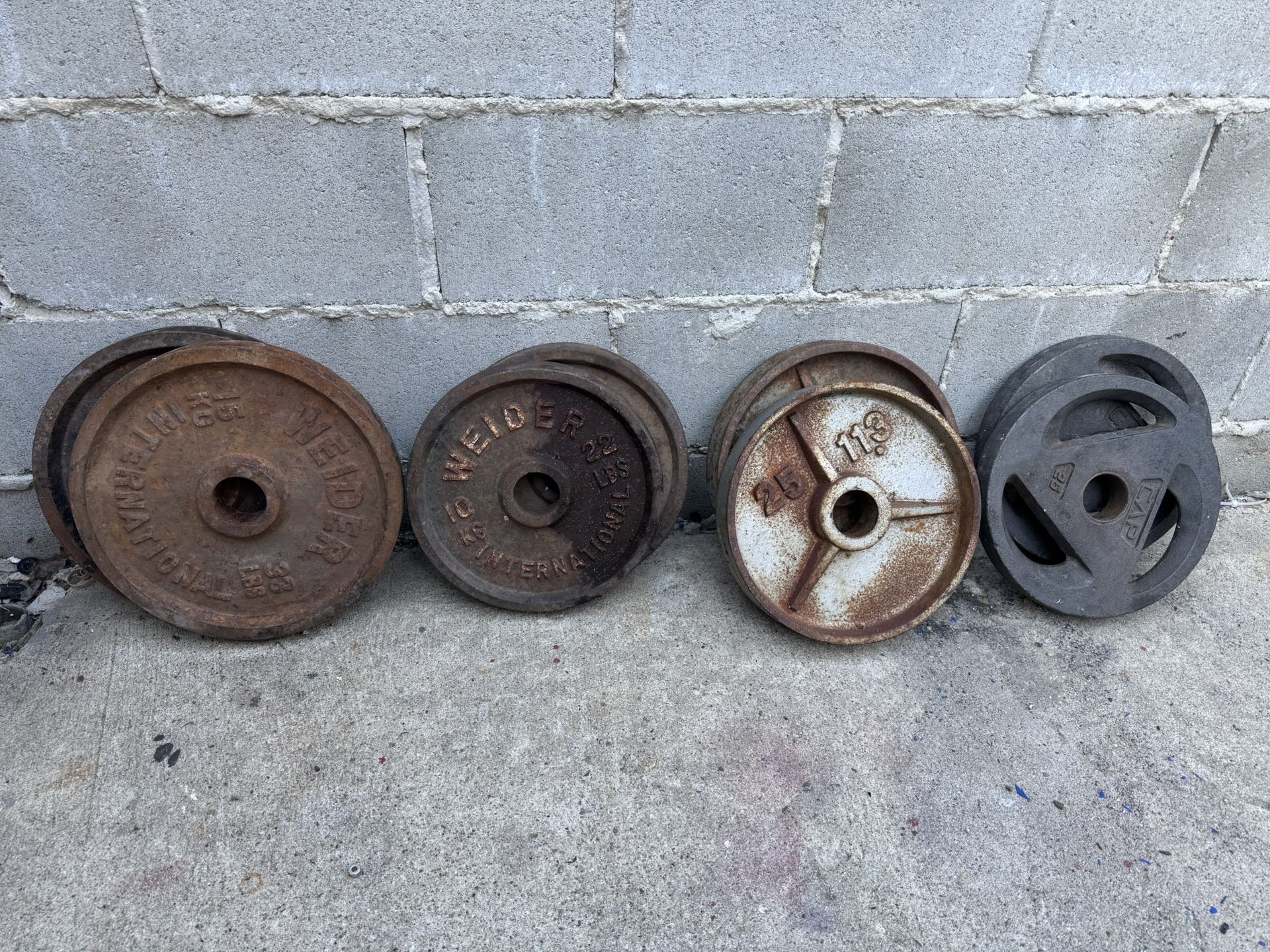 Olympic Weights Rusty But Solid 33s 22s 25s And 25s All For $120