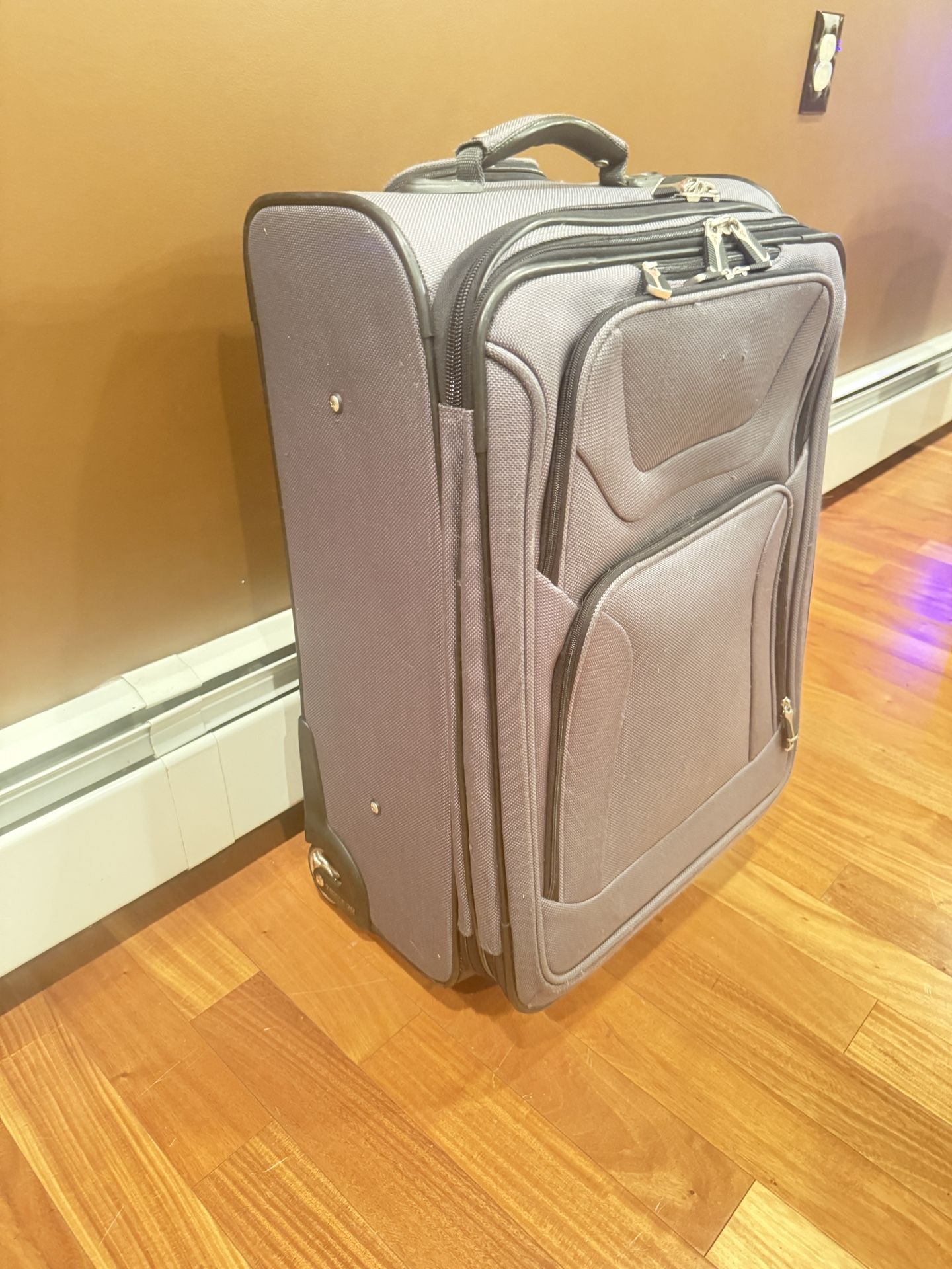 Soft Luggage Suitcase 2 wheels