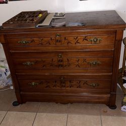 1(contact info removed)s Spoon Carved 3 dresser drawer 