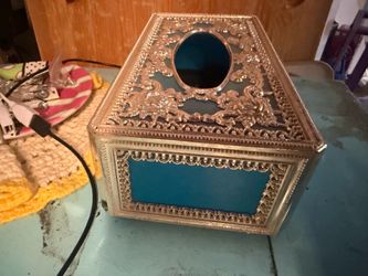 Vintage Hollywood Regency Ornate Silver Tone Tissue Box Cover