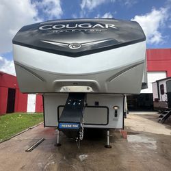 Used 2022 Keystone  Cougar 24 RDS