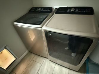 Samsung Topload Washer and Electric Dryer Set